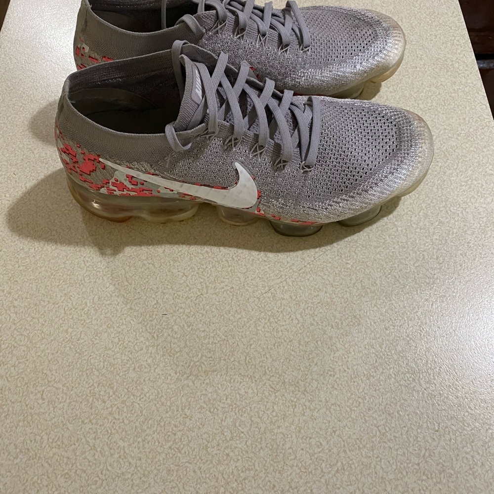 Shoes - Picture 3 of 5